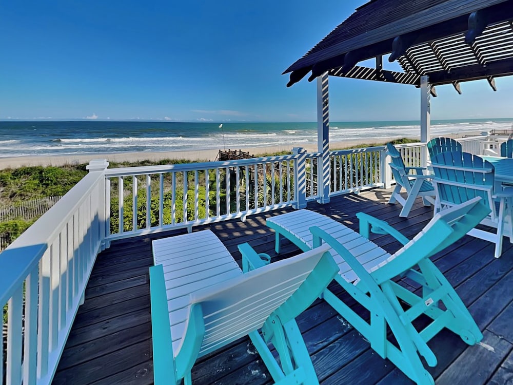 Blue Me A Wave by Topsail Realty