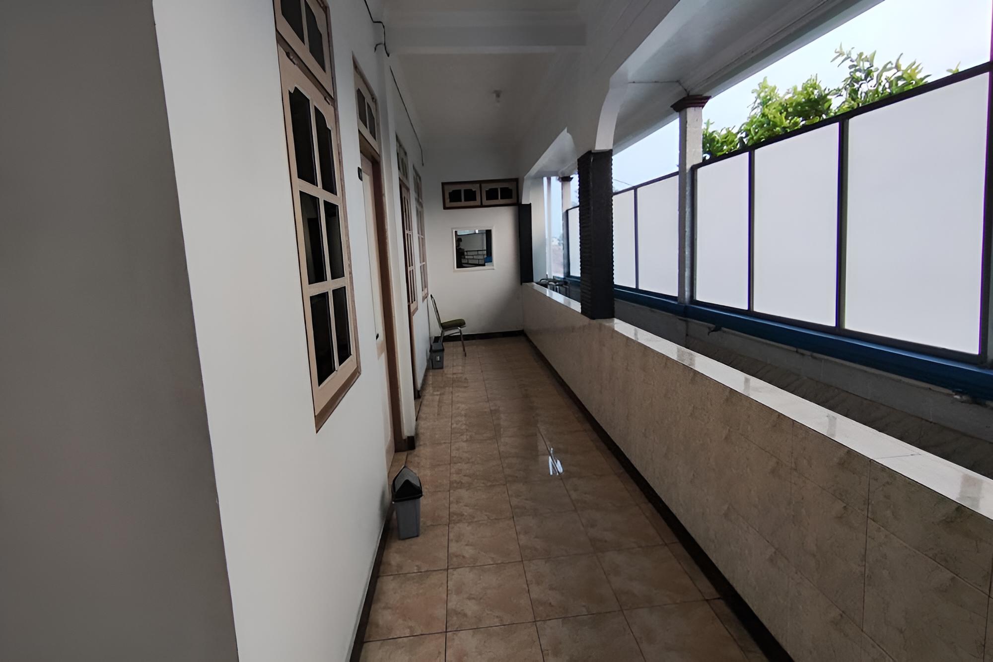 Capital O 93653 Kinasih Hotel view 3