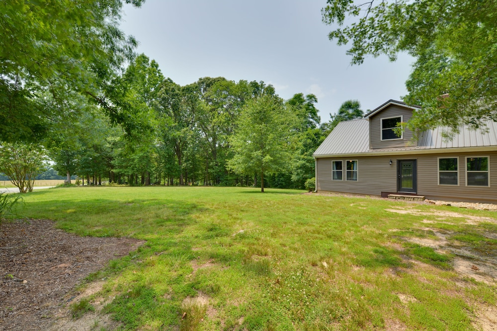 Wine Country Cottage w/ Fire Pit in Olin! view 5