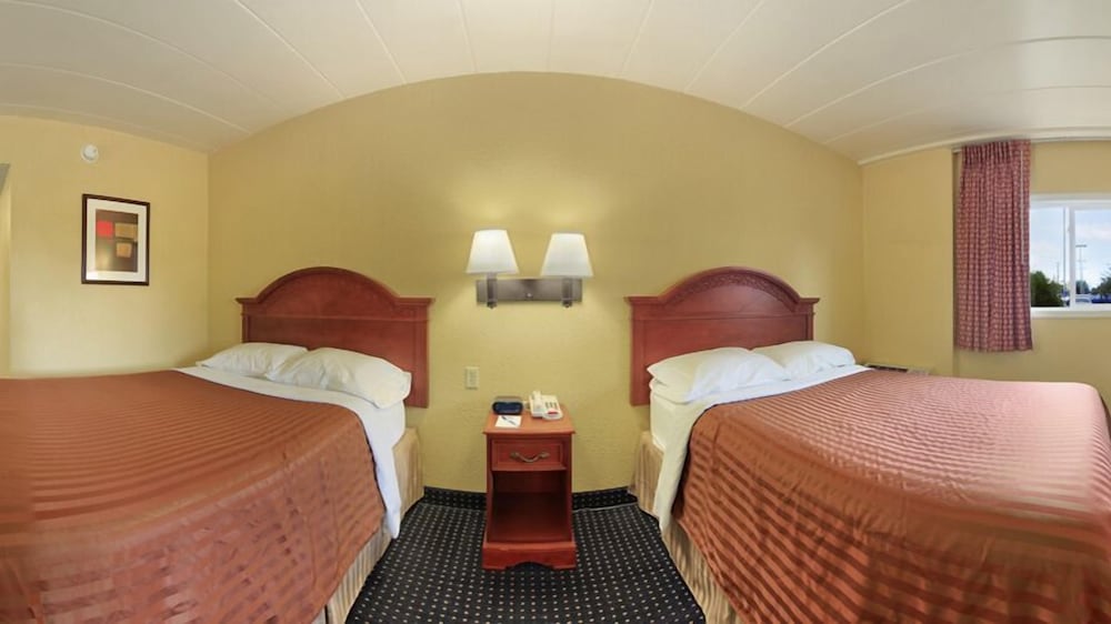 Travelodge by Wyndham Lima OH view 3