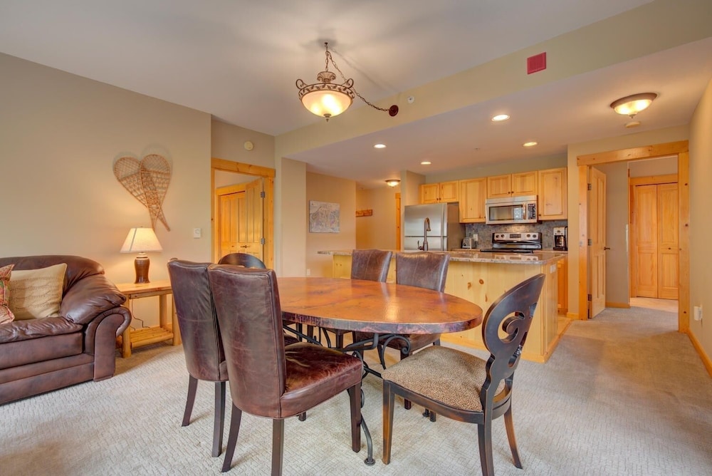Taylor's Crossing #210 3 Bedroom Condo by RedAwning view 2