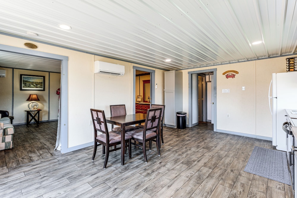 Dock Access: Waterfront Cottage in Avenue!