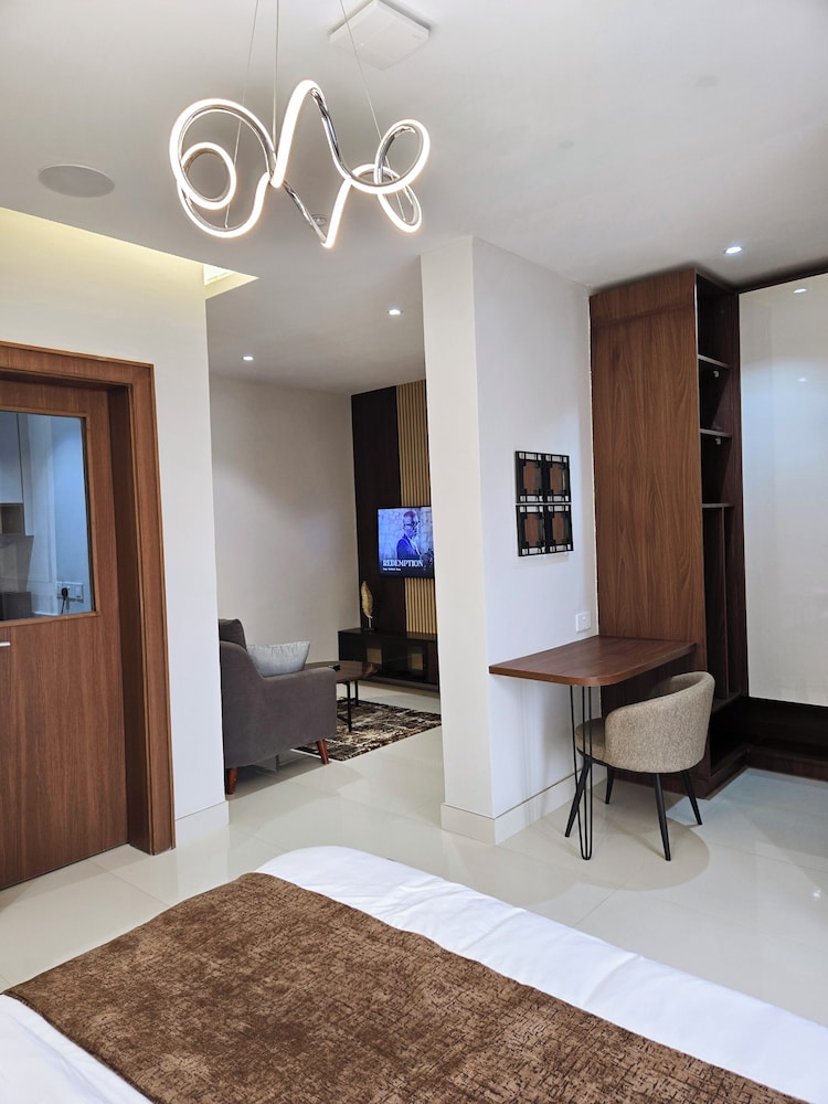 HOUSE 3204