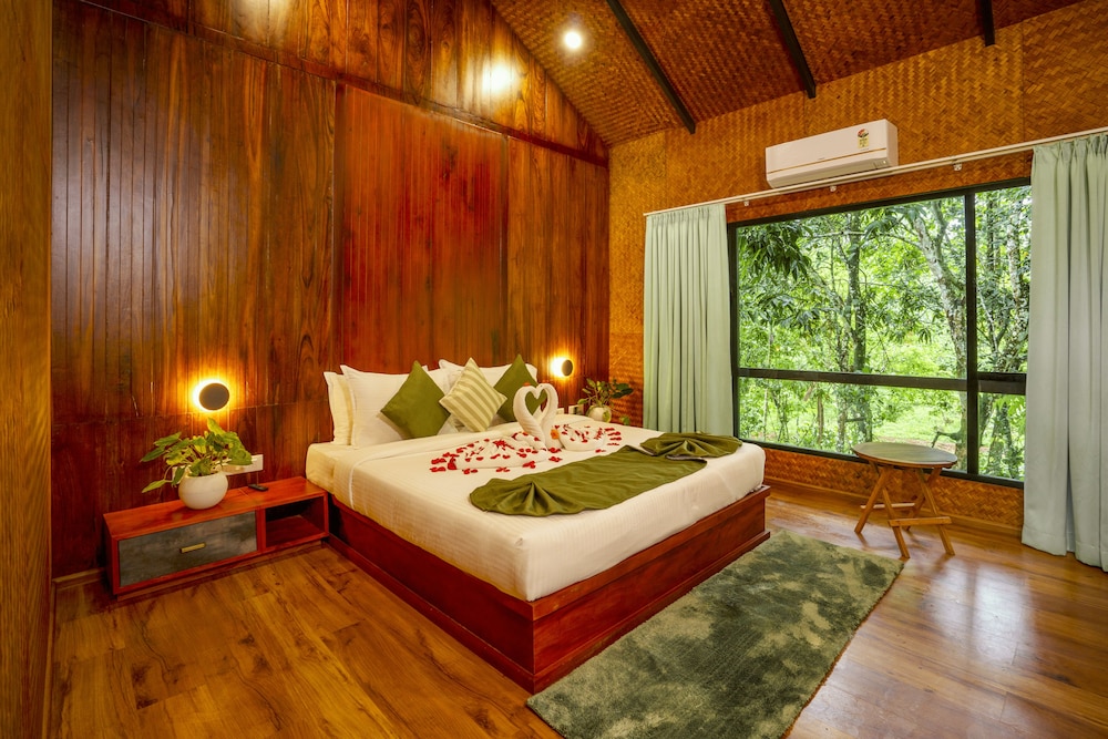 Crystal Kuruva Nature Resort & Spa