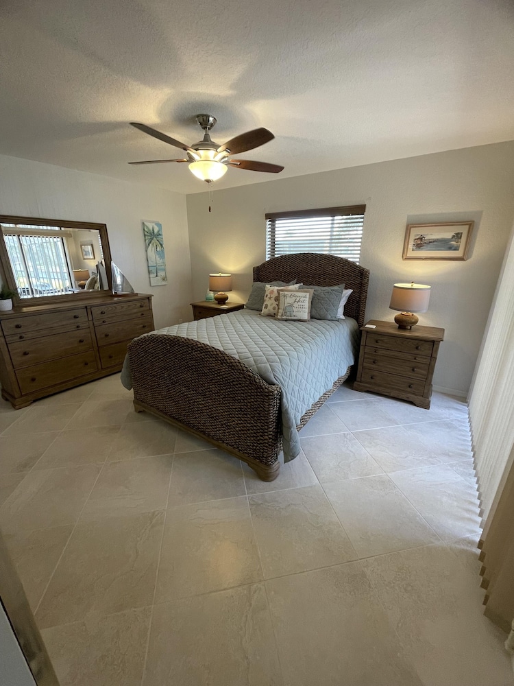 Punta Gorda Isles 3 Bedroom Private Pool+Spa Home on Canal 3 Home