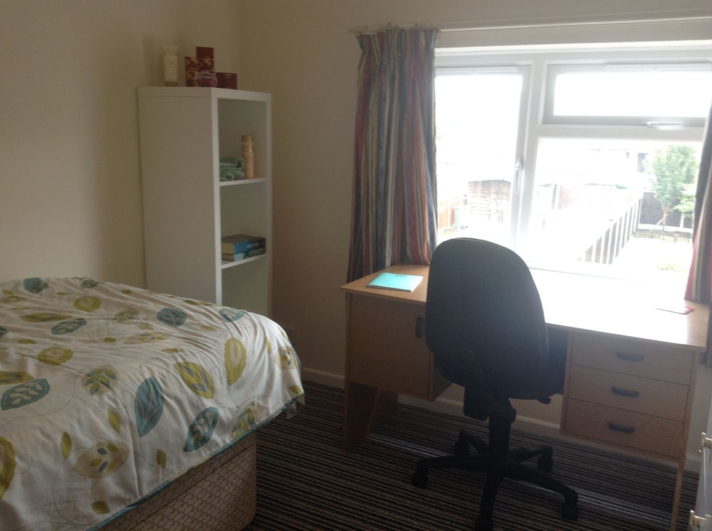 3 Bed Broomfield Road Newport Shropshire view 3