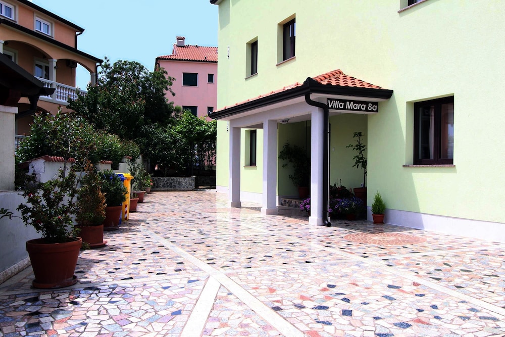 Apartments Villa Mara view 2