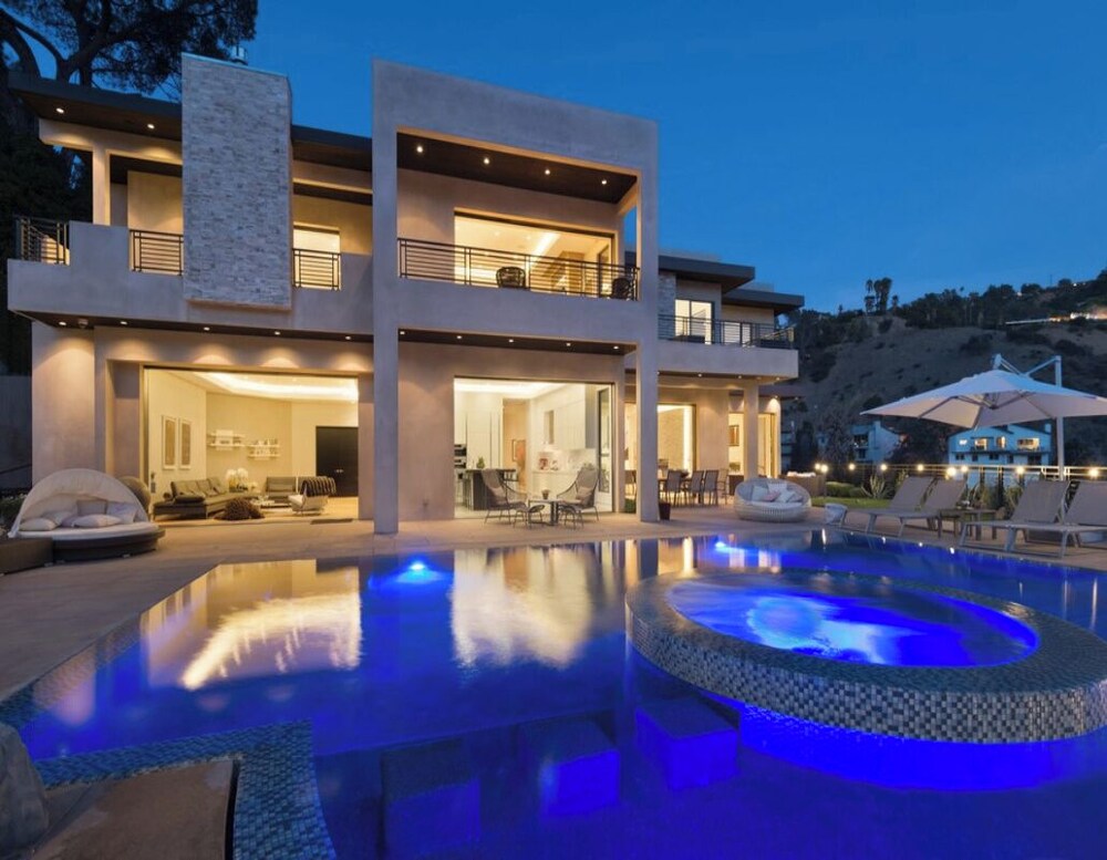 Zorada - Private Hollywood Hills Luxury With Endless Amenities and City Views