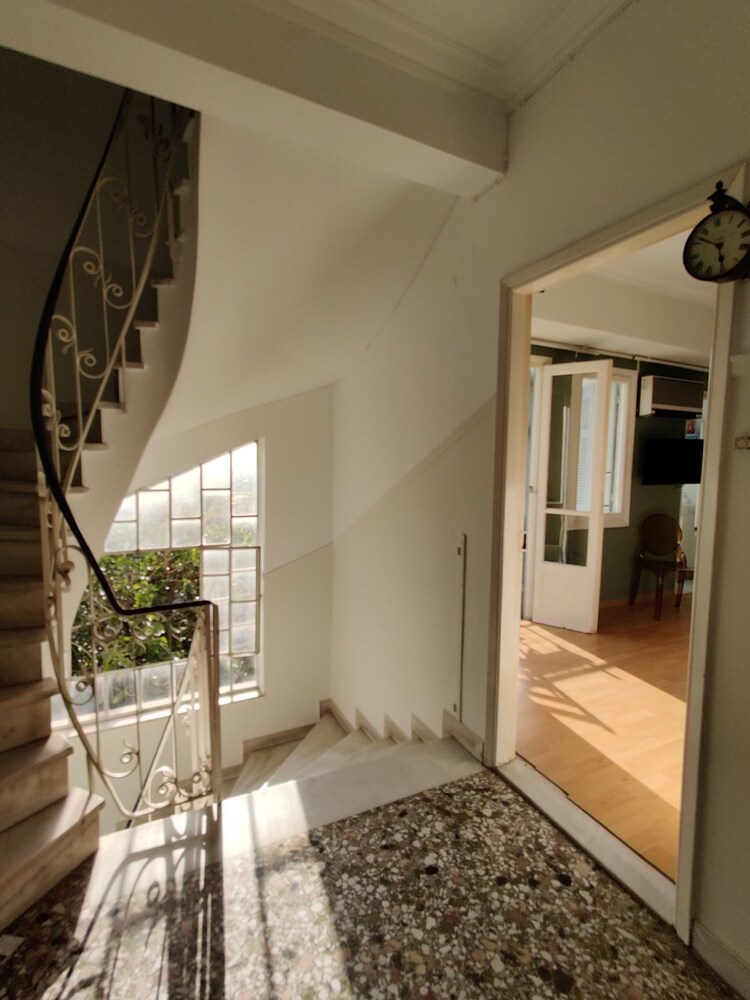 Cosy 1BR Apt With Balcony in Vibrant Exarcheia