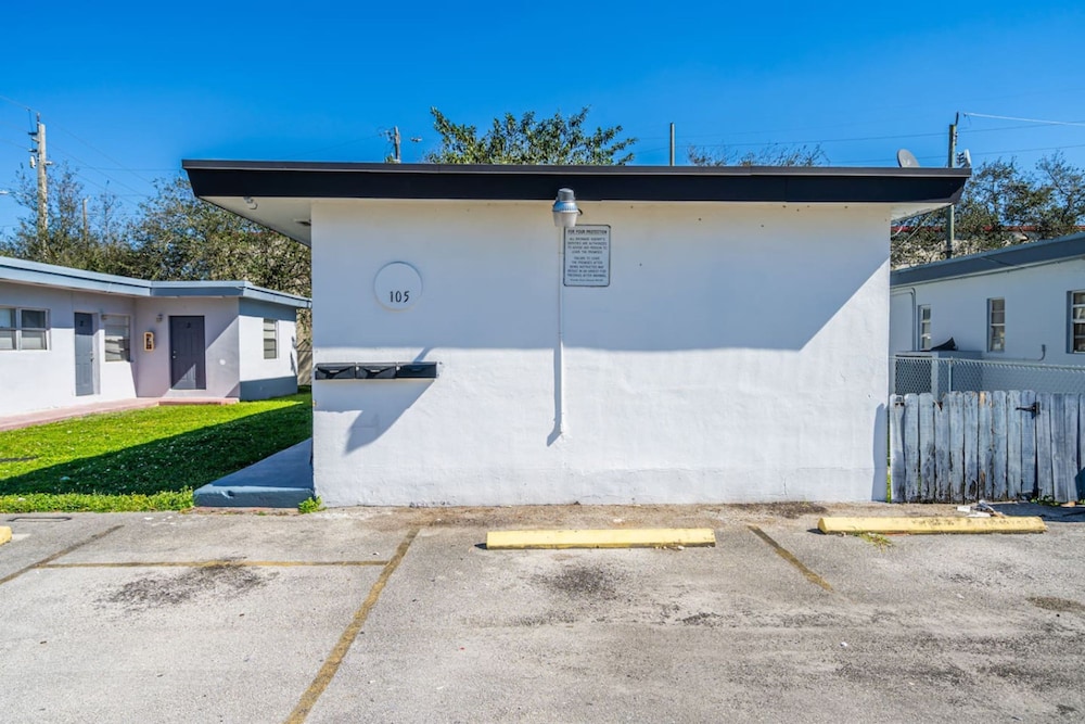 Chic 1BR Getaway Near FLL Airport 6 MN to Ocean