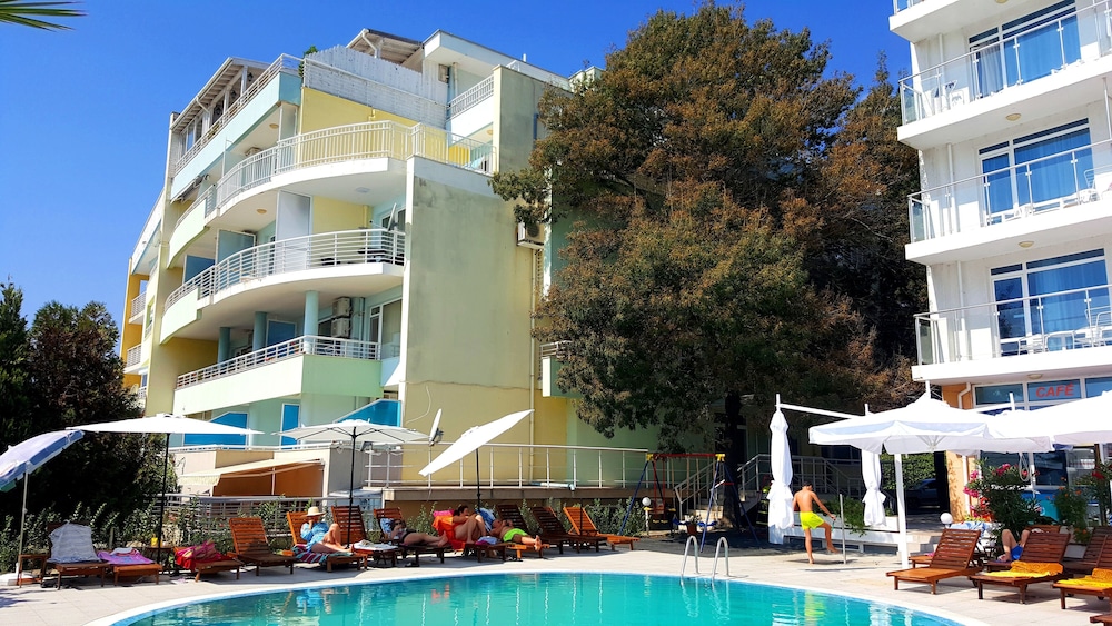 Perla Apartments view 2