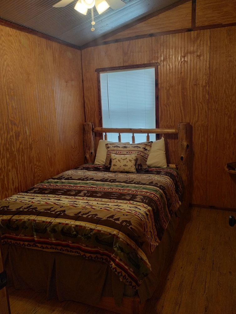 Anglers Riverfront Cabins view 3