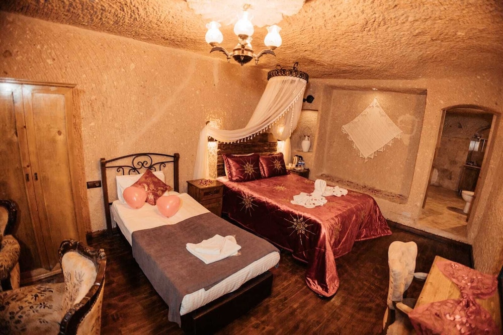 7 Oda Kapadokya Cave House