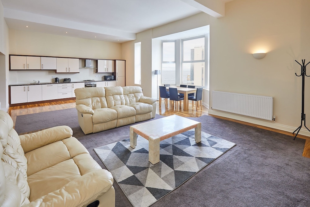 Whitley Bay Vacations - Host Stay Sea View Montague Apartments - Property Image 10