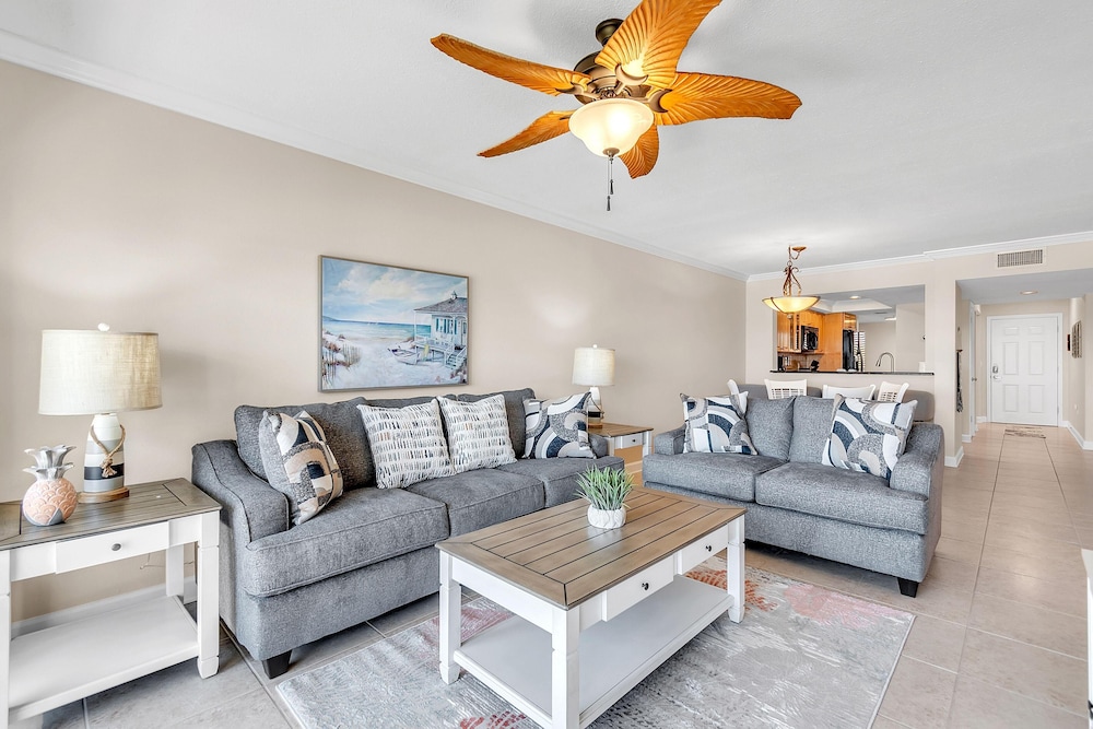 Land's End 11-306 Beach Front - Premier
