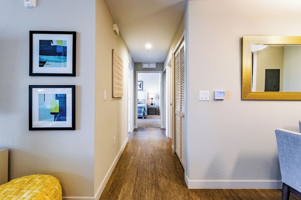 Modern 2BR Fort Myers Condo Pool, BBQ & Near Beaches