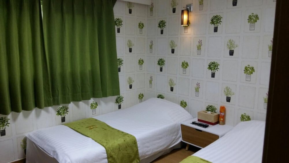Jeju R Hotel & Guest House - Hostel