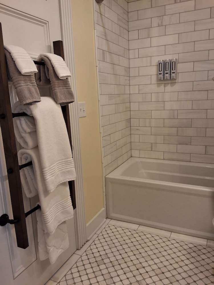 Bourbon Barrel Inn Bed & Breakfast