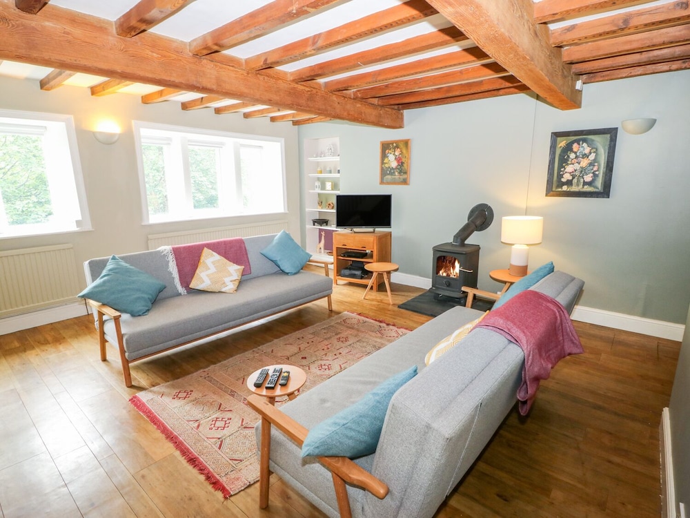 Bamforth Cottage view 4