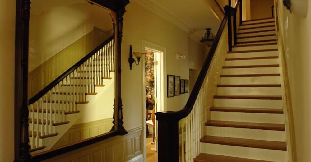 Inn at 202 Dover