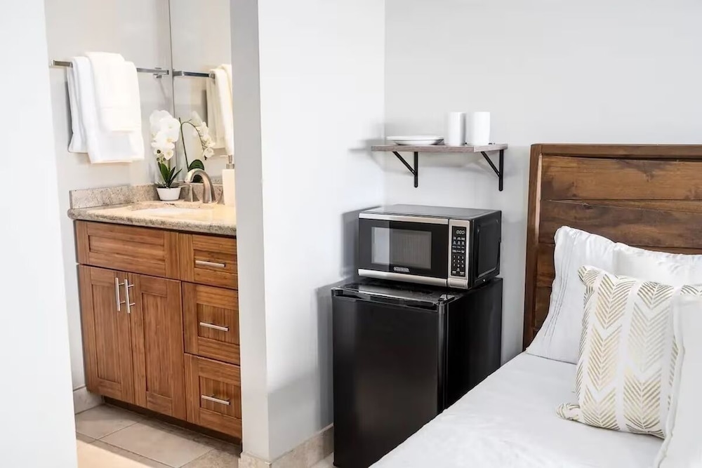 Signature Residences at Maui Banyan