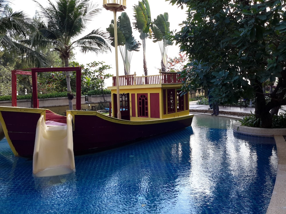 Beachfront Family Penthouse Hua Hin