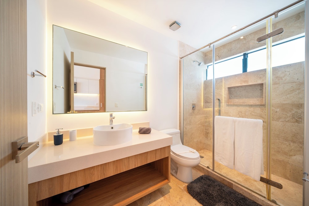 1 Bedroom Pool & Gym - Piedra Azul 605