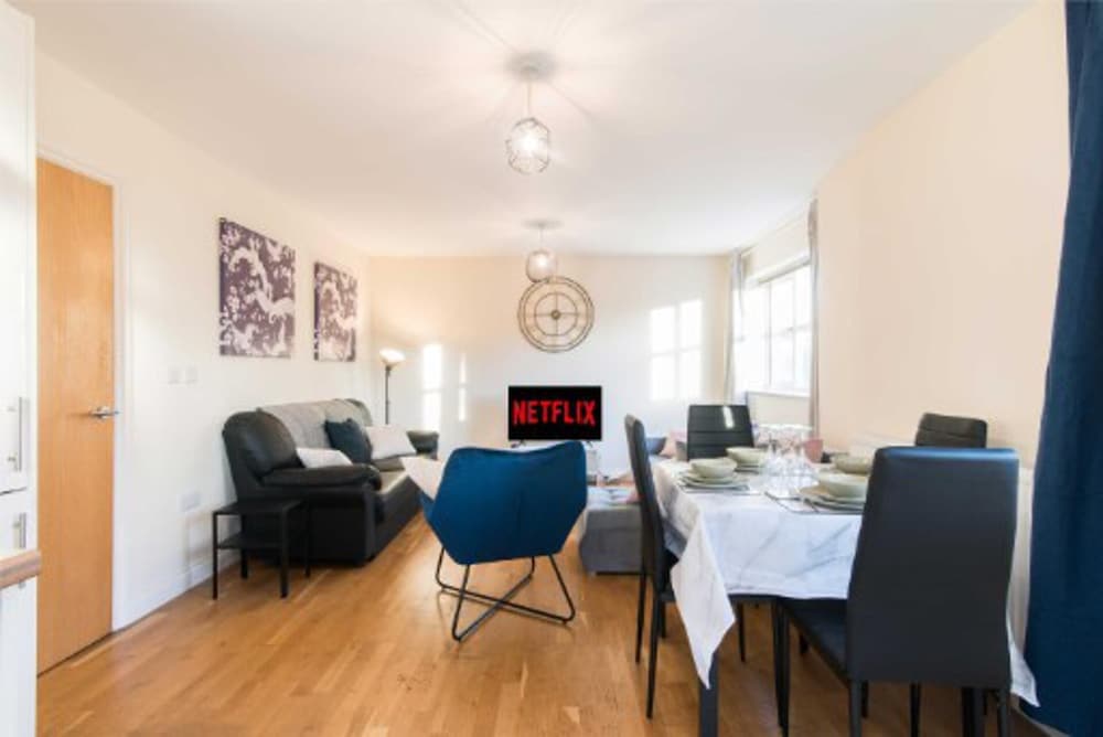 Sublime Stays Parliament 2-bed Apartment view 5