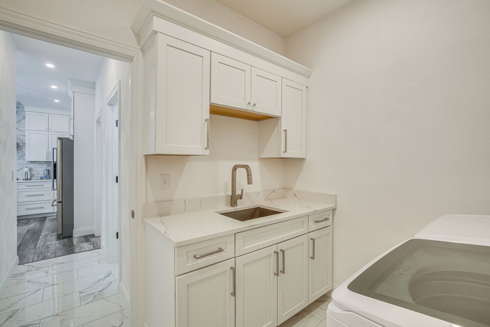 Walk to Mississippi River: Grafton Townhome!