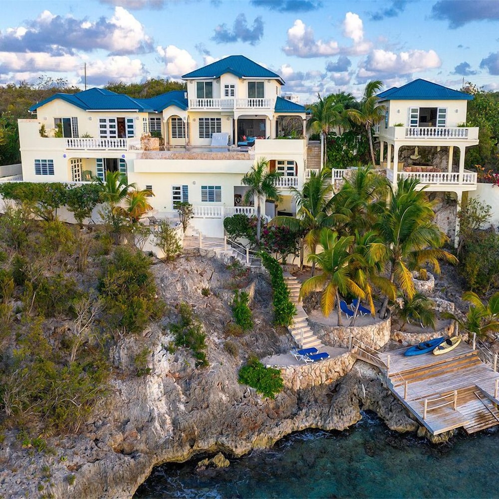 Ambrosia Villa - Image 1