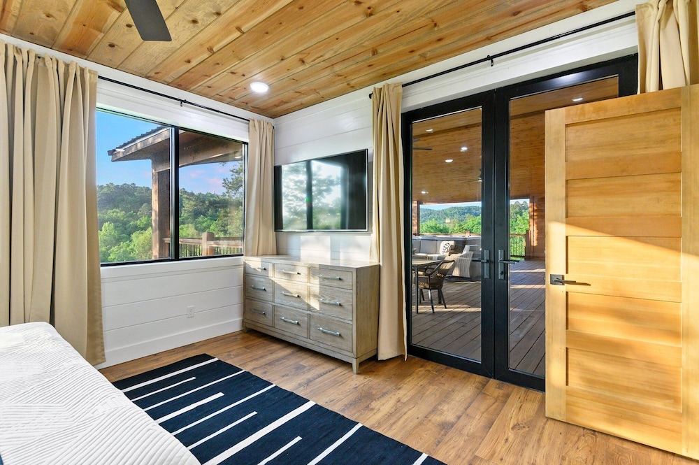Luxury Retreat in Broken Bow