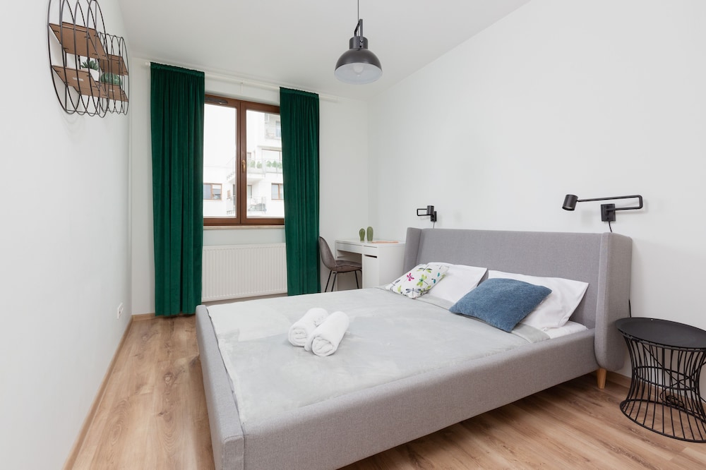 Metro Bielany Apartment by Renters view 3