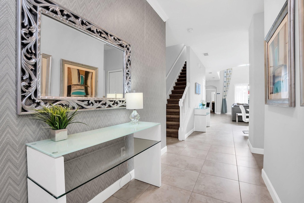9008 PM - 5BD Serenity Villa: A Paradise Retreat