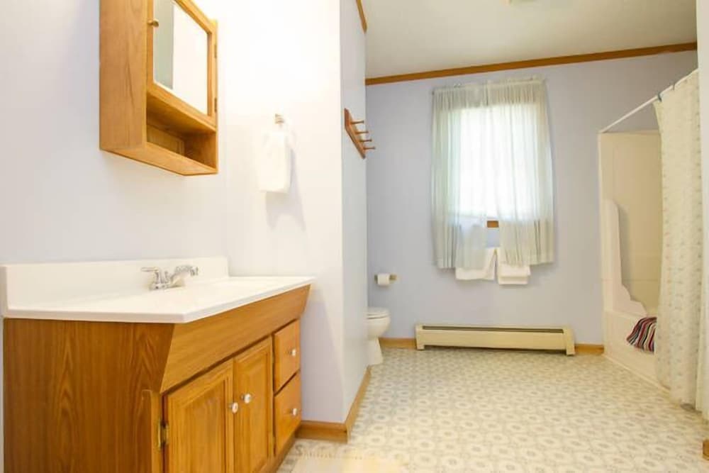 Plymouth Vacations - Salt Ash Inn - Property Image 95