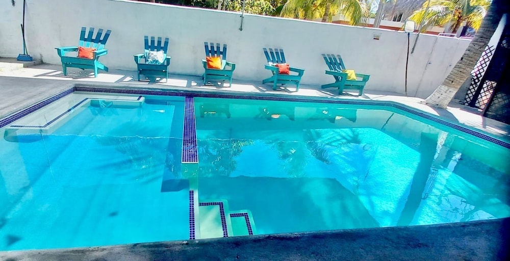 Residencia privada y con hermosa piscina