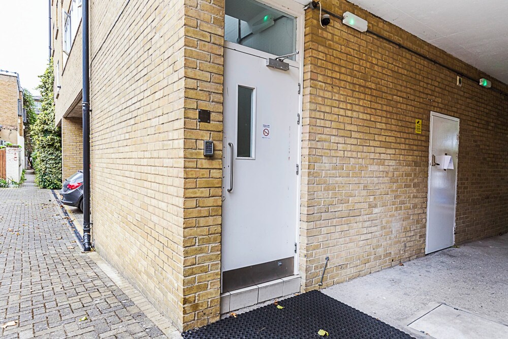 Tranquil 2 Bedroom Apartment in East London