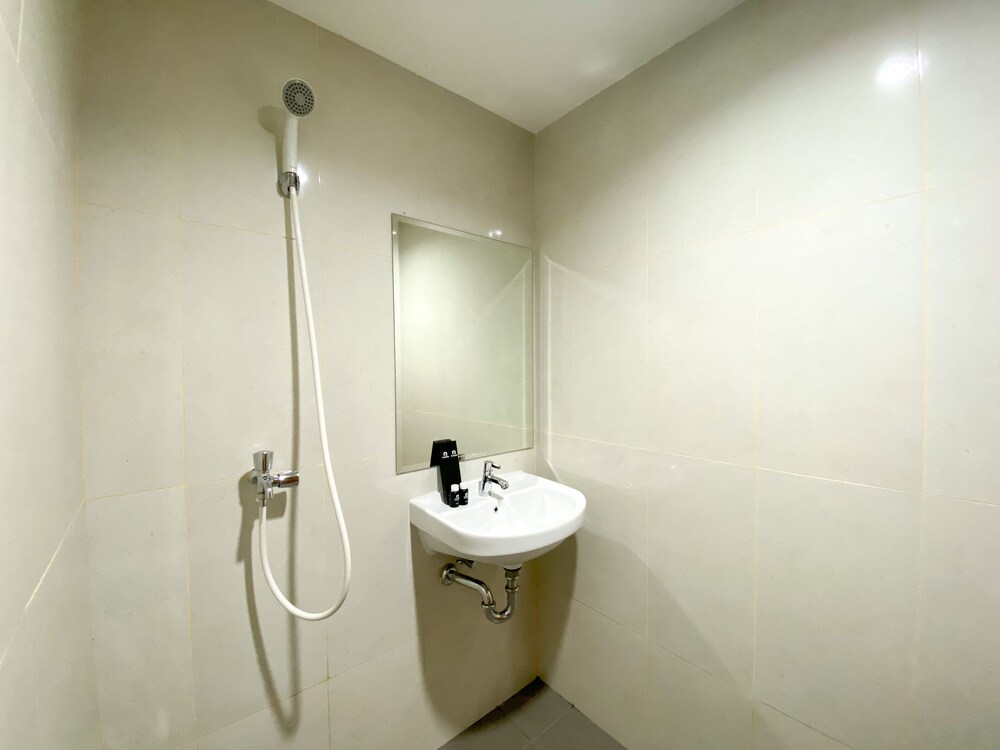Great Choice Studio Apartment LRT City Jatibening, เบคาซี - 9