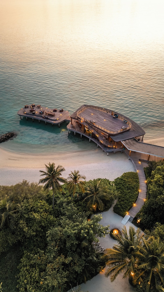 Sirru Fen Fushi Private Lagoon Resort