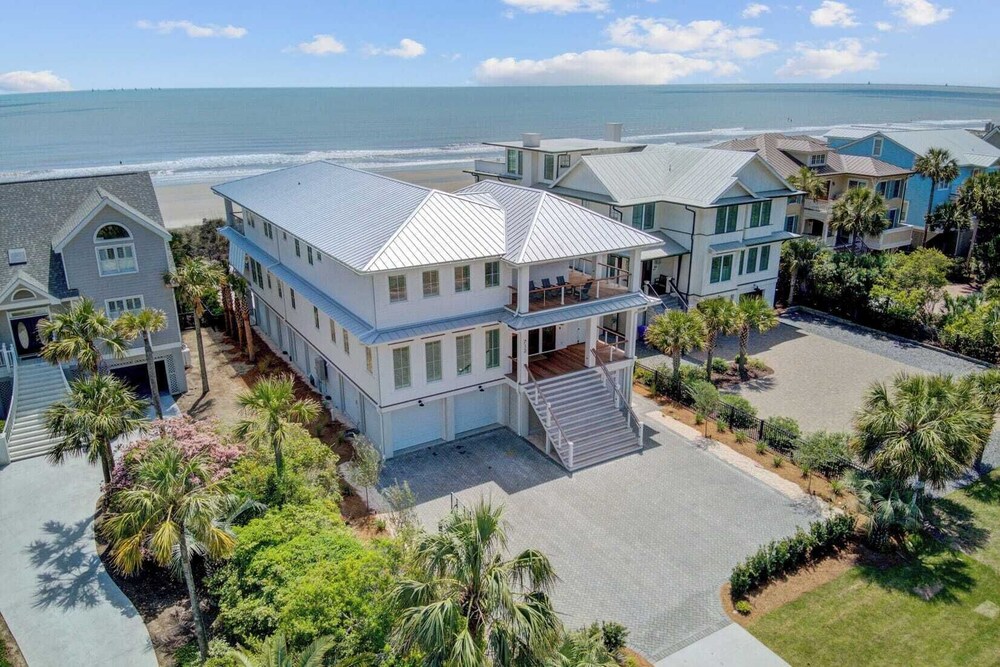 712 Ocean Blvd by Avantstay New Construction w/ Pool, Game Zone, Private Beach Access, and Oceanfront Views