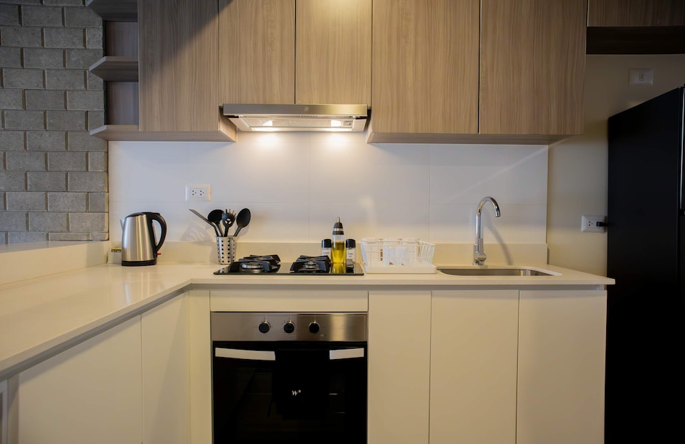 w Cozy 1BR w Balcony Near Kennedy Park