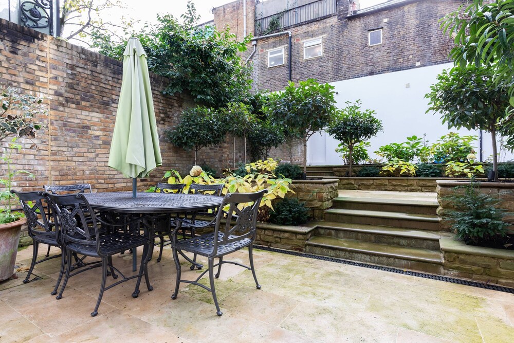 Earl's Court Square XI by Onefinestay