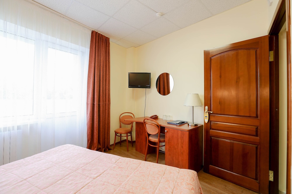 Voyage Hotel