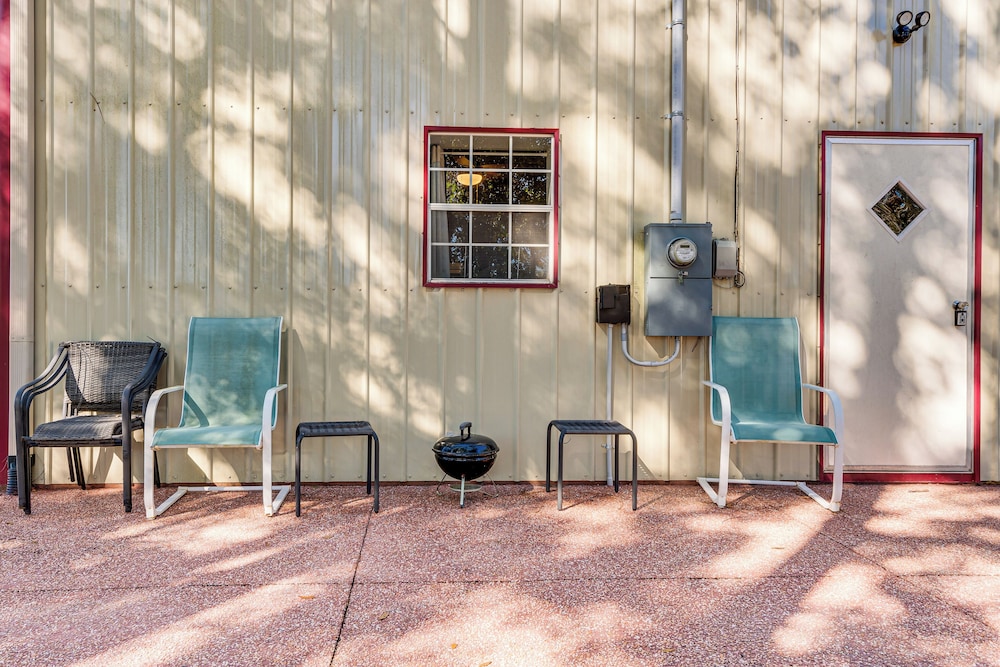 Fishing Dock: Waterfront Pensacola Retreat