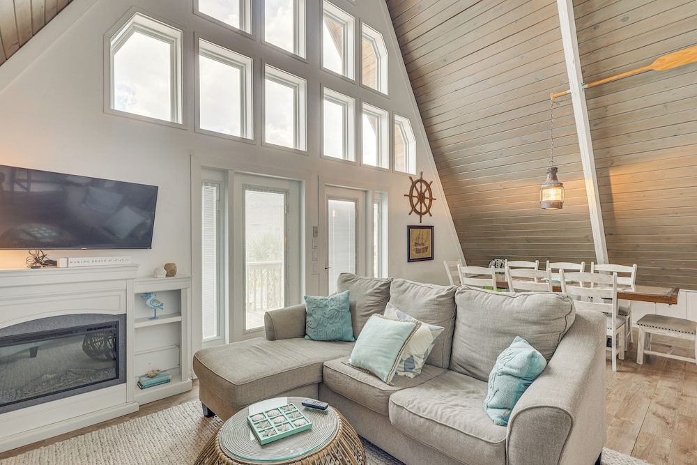 Unique A-frame Beach House: 'the Beacon at Oib'