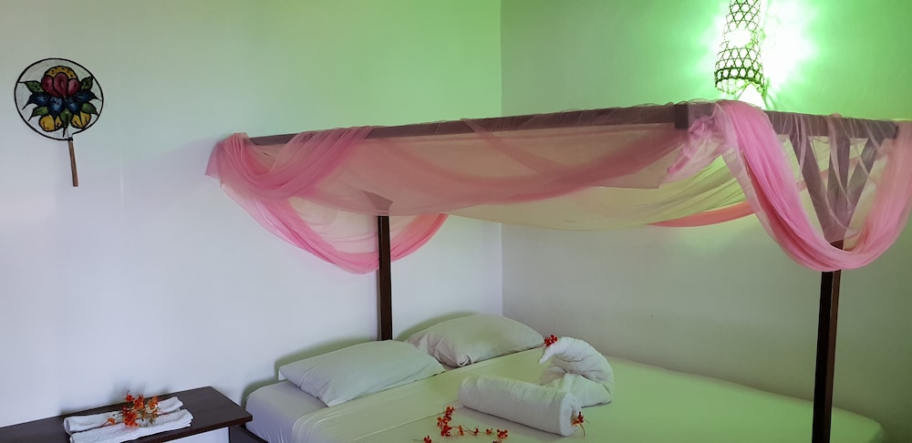 Ocean Breeze Lodge