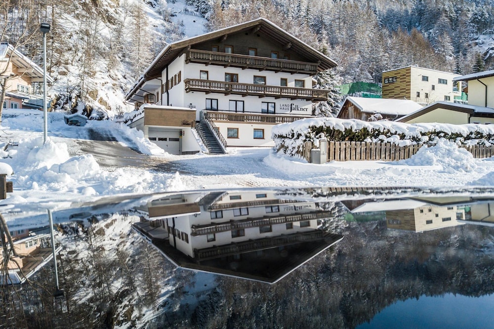 Apartment in Solden With a ski Storage