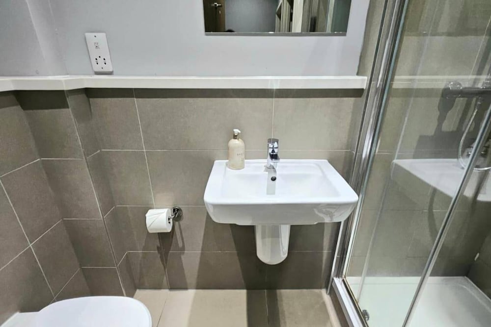 London Heathrow Luxury Apartment - Fully Equipped