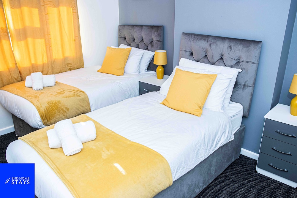Walsall Vacations - 2ndhomestays -walsall- Charming 3-bedroom House - Property Image 2