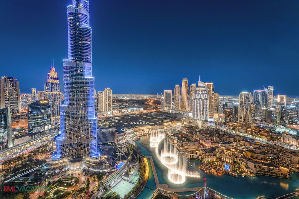 SML Vacation Homes - Sky High Apartments with Burj Khalifa and Dubai Fountain Views @ Grande Signature, Downtown Dubai