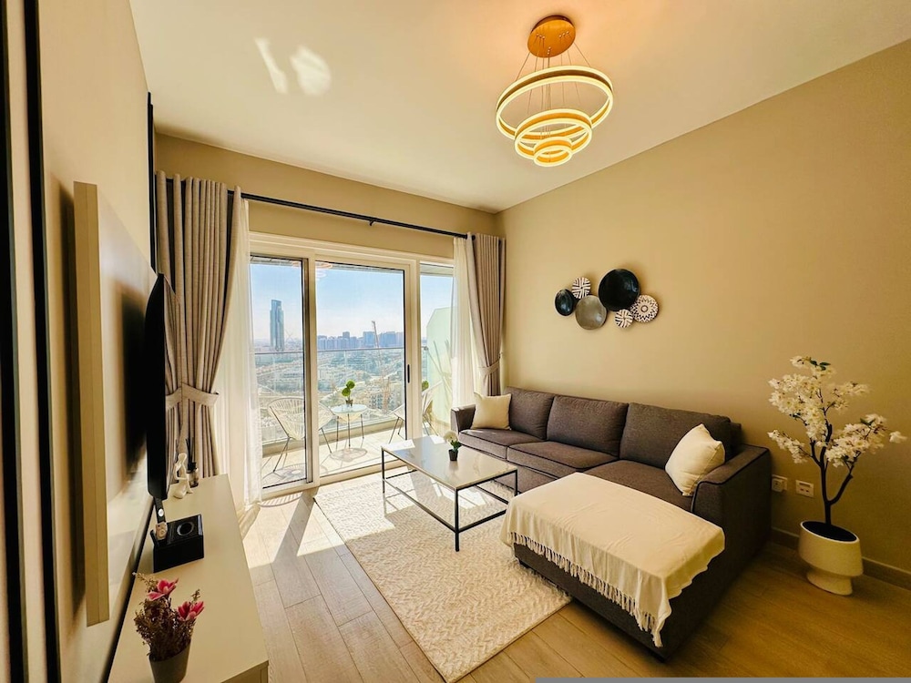 Stylish 1BR in JVC w Pool 6 Mins to Circle Mall